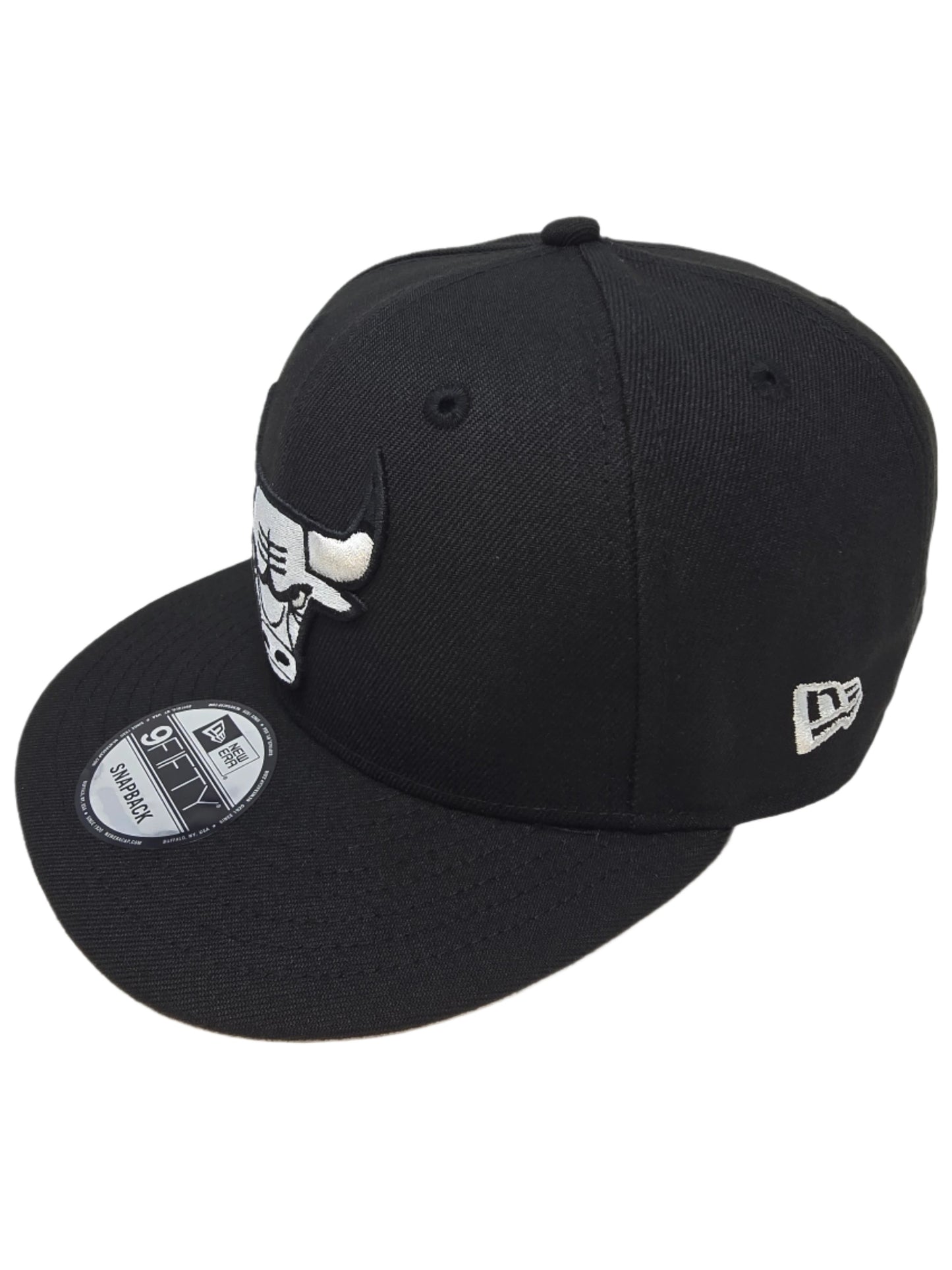 Chicago Bulls Officially Licensed NBA New Era 9FIFTY Black and White Snapback