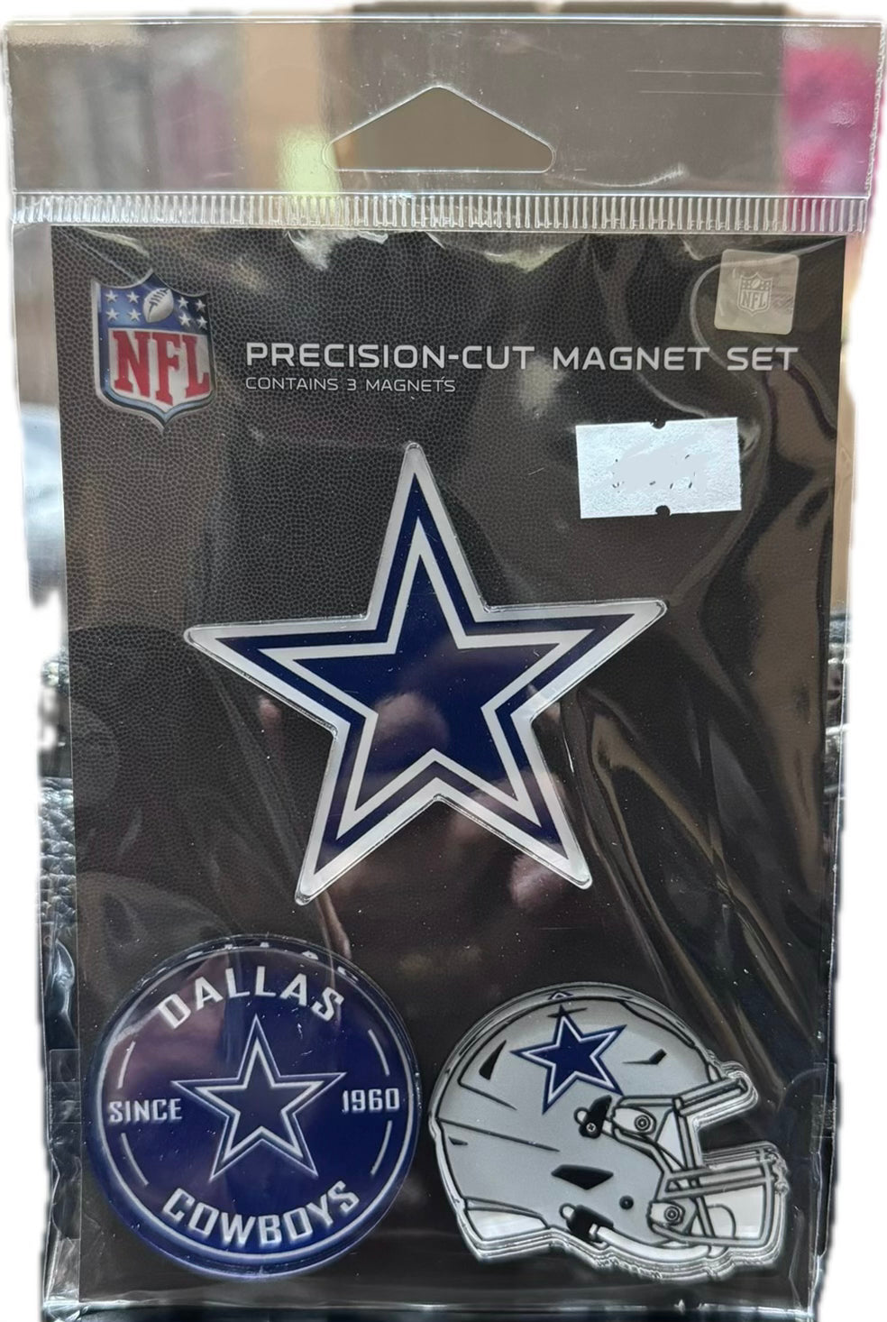 Dallas Cowboys precision-cut magnet set contain 3 magnet